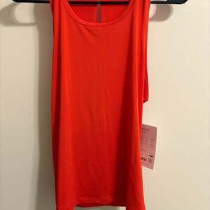 Athleta Solar UPF Tank in Poppy XS NWT